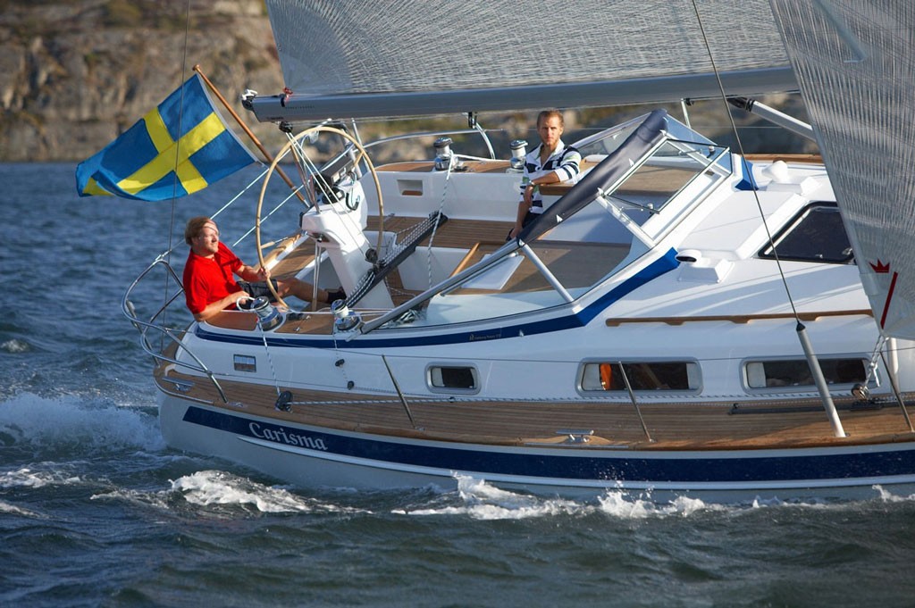 Hallberg-Rassy 372 cockpit view ©  SW